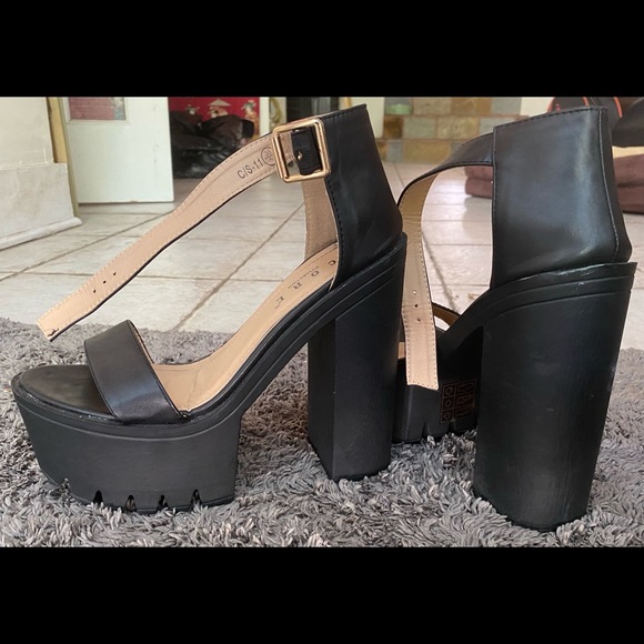 Black Platform Heels - Picture 1 of 4
